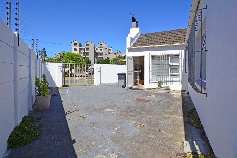 3 Bedroom Property for Sale in Waves Edge Western Cape